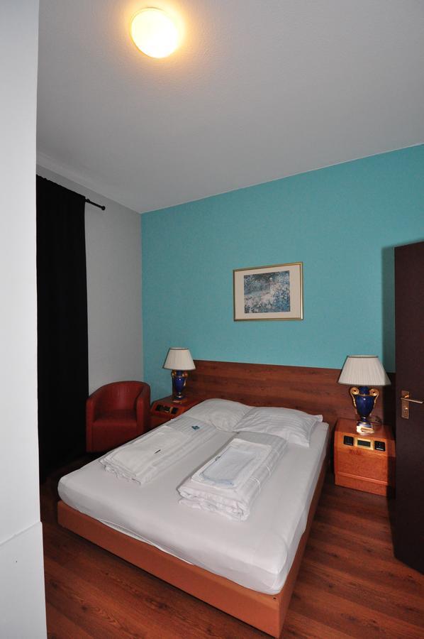 באד הומבורג וור דר הואה Hotel Landskrone מראה חיצוני תמונה